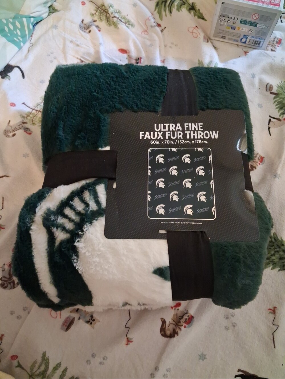 Ultra Fine Faux Fur Throw - Deep Green & White
